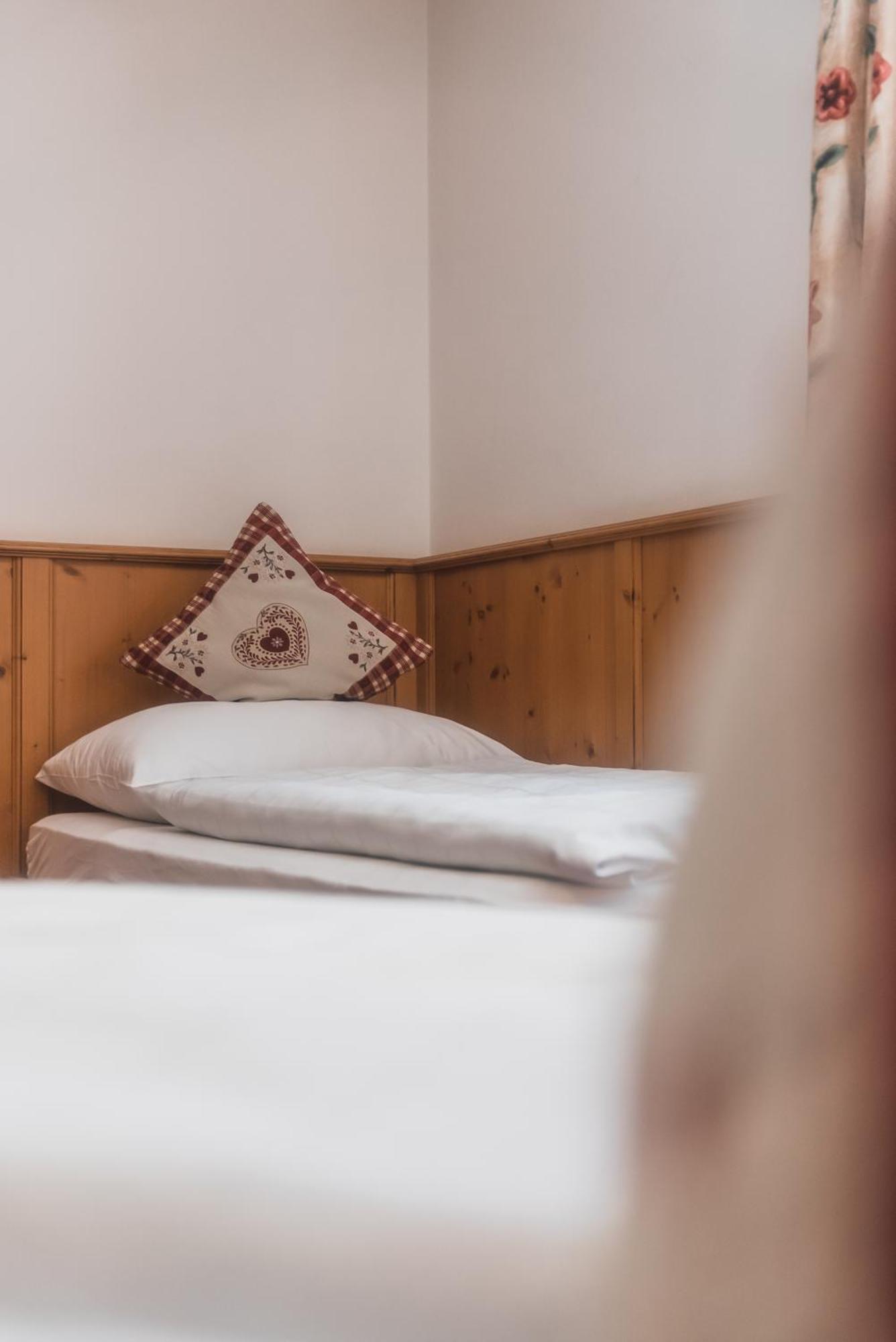 Hotel Villa Waldheim Сан Кандидо Стая снимка