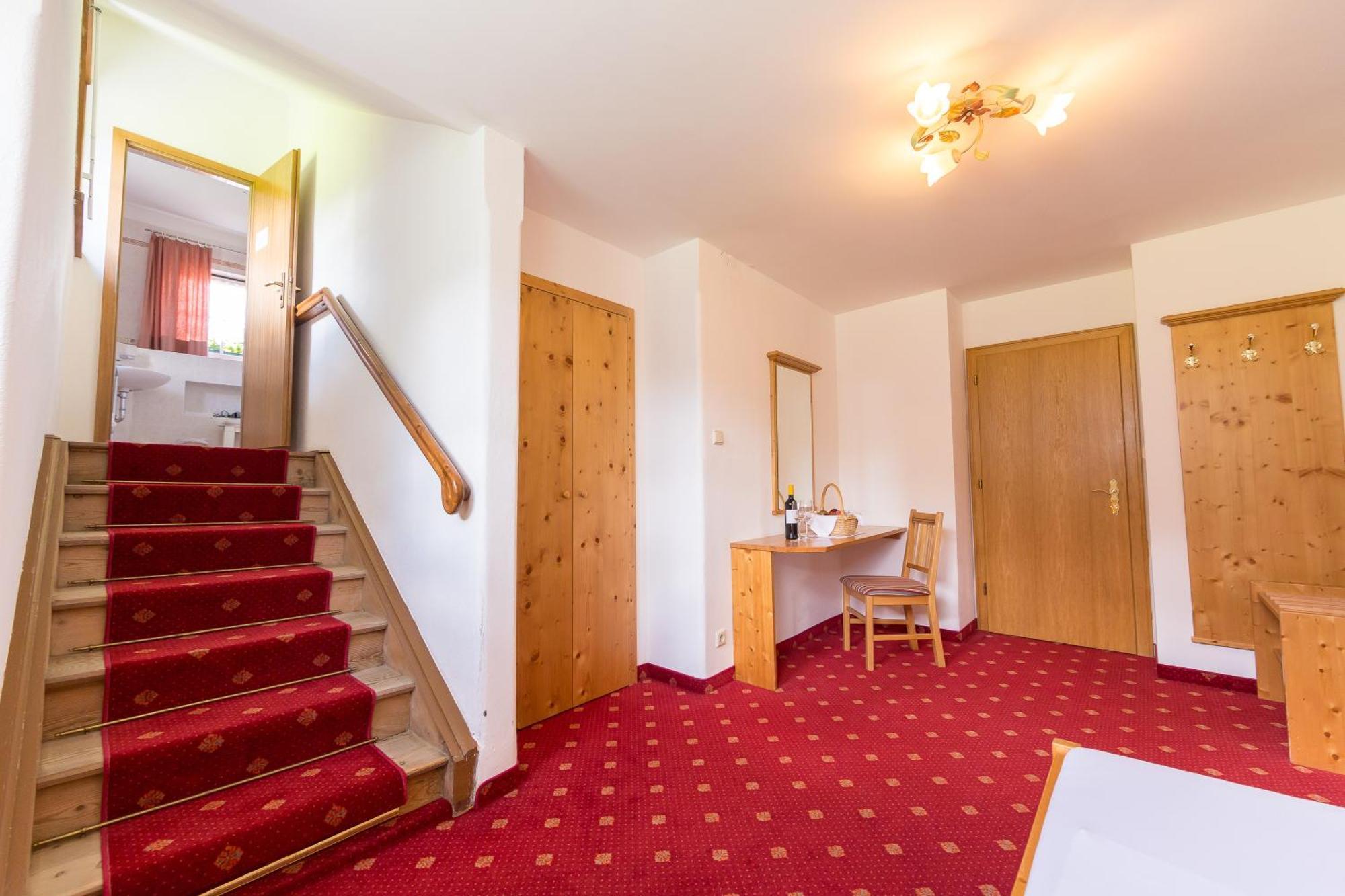 Hotel Villa Waldheim Сан Кандидо Стая снимка