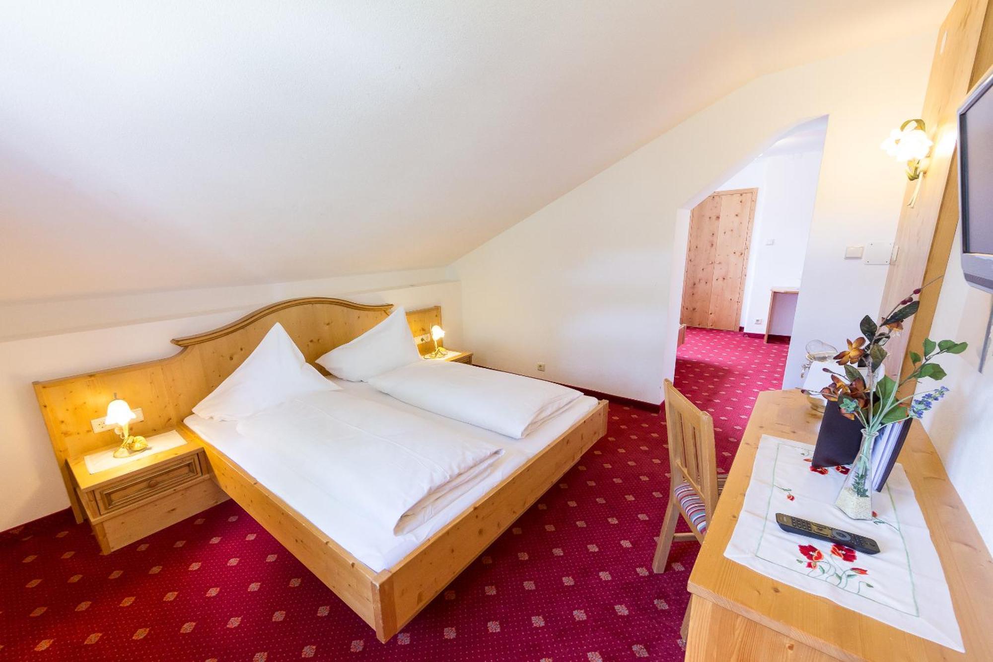 Hotel Villa Waldheim Сан Кандидо Стая снимка