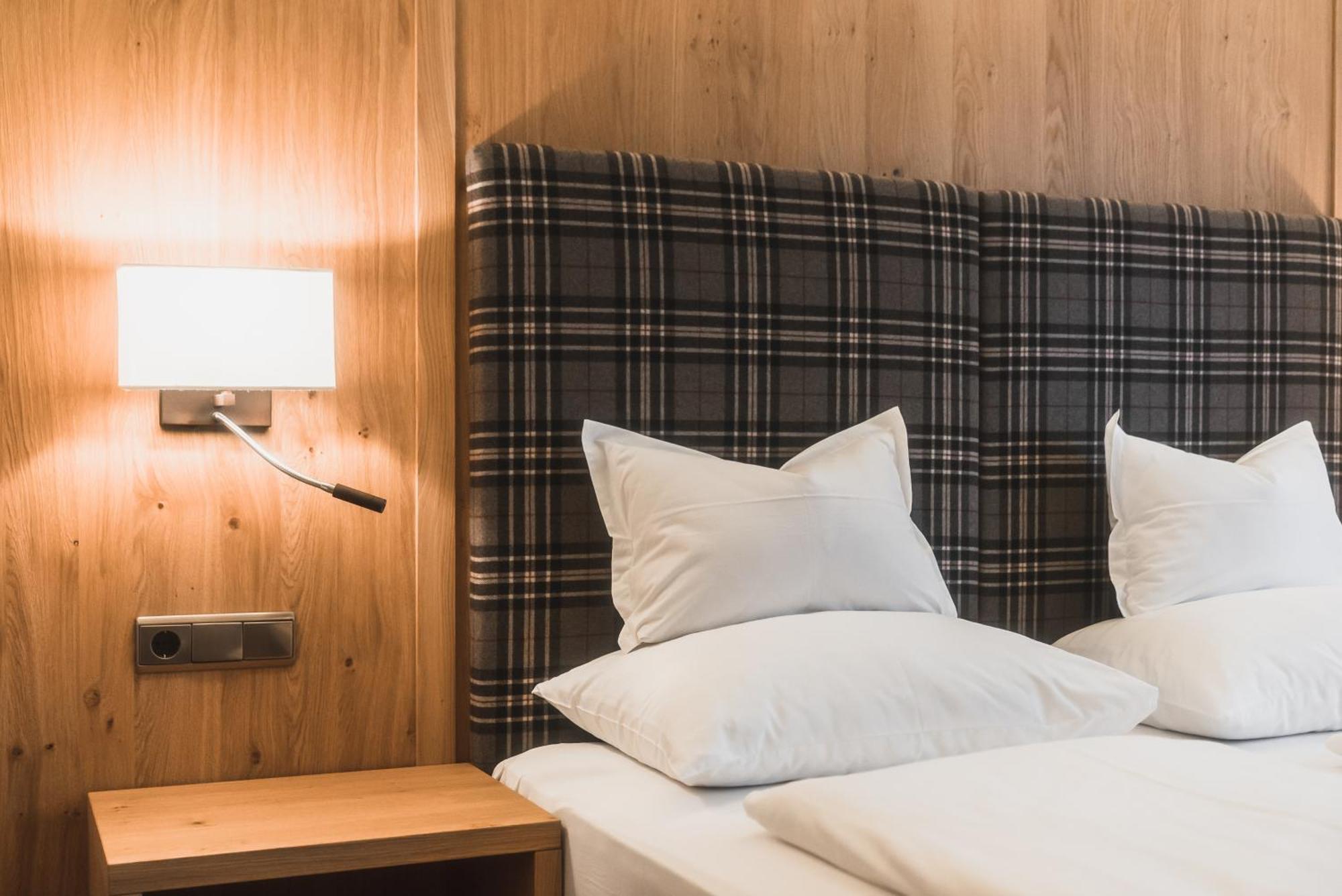 Hotel Villa Waldheim Сан Кандидо Стая снимка